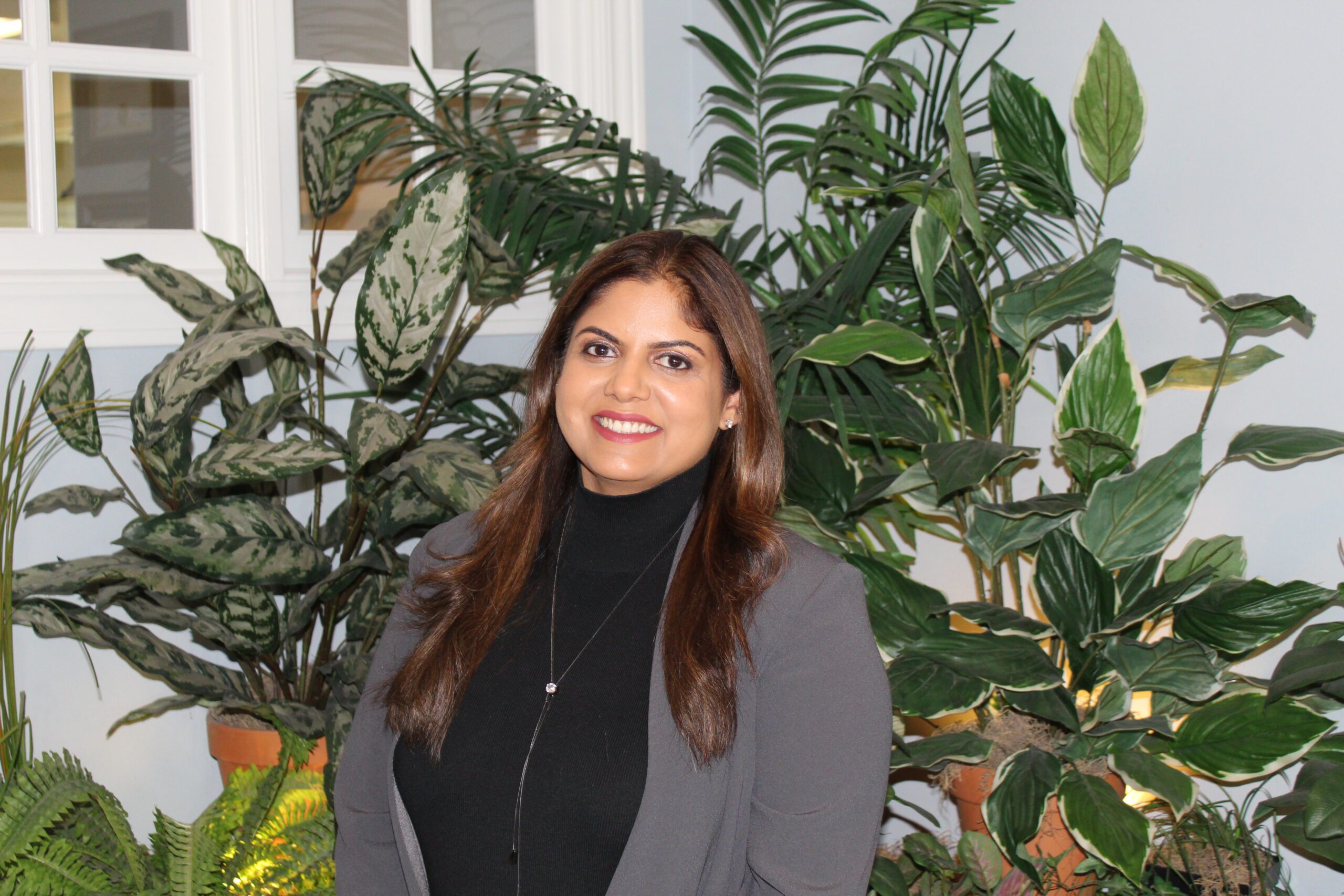 Dr. Vinti Ahuja Dr. Ahuja is a dentist in Bettendorf, IA